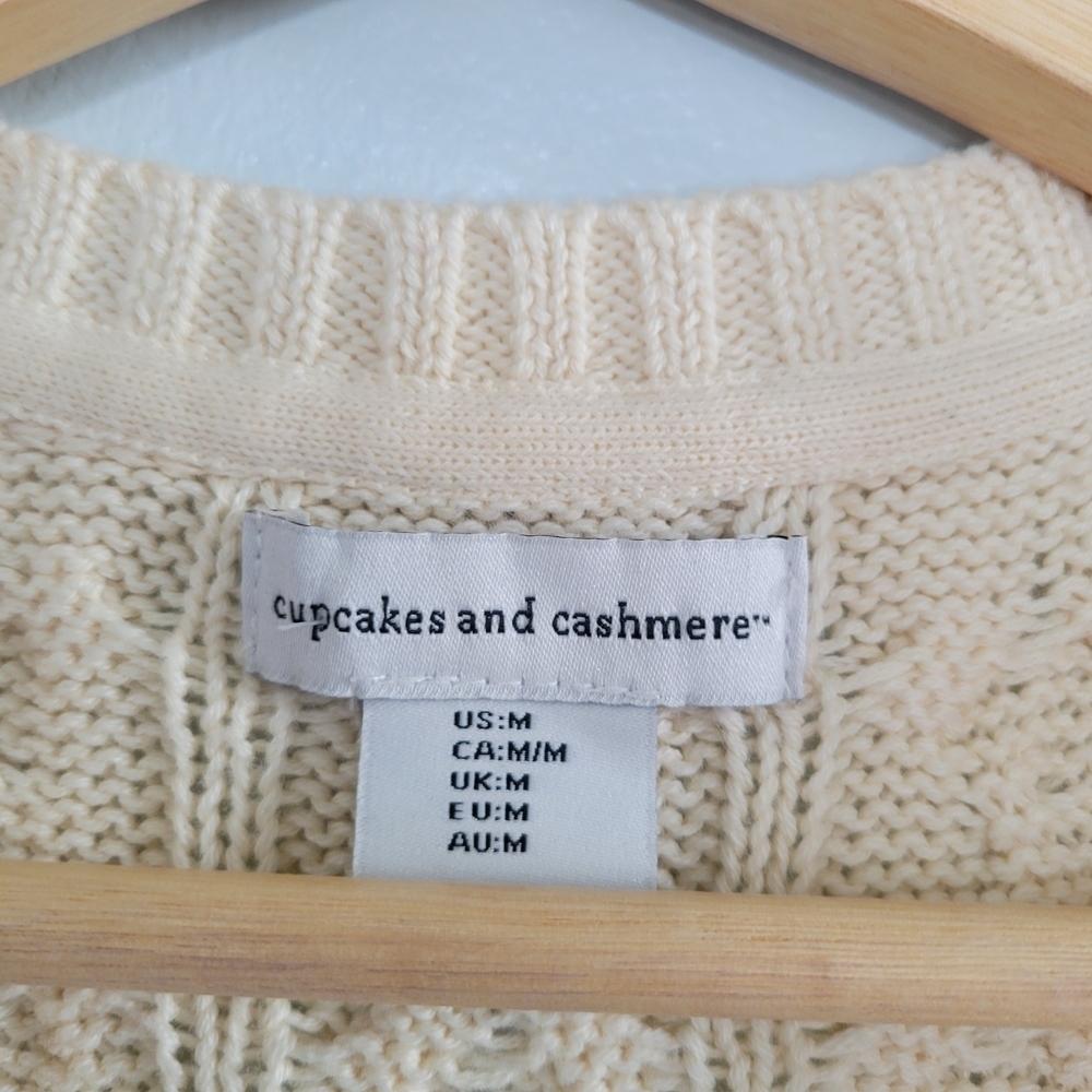 CUPCAKES & CASHMERE Size M Cream Cable Knit V-Neck Sweater Vest - Picture 3 of 8